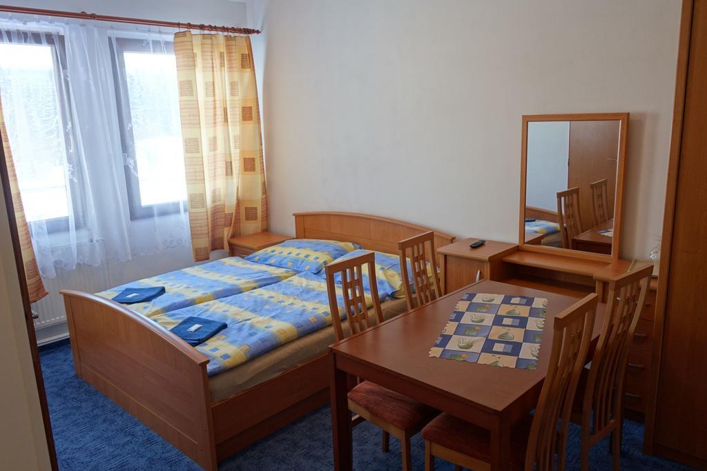 Hotel Sklárna Harrachov Quarto foto