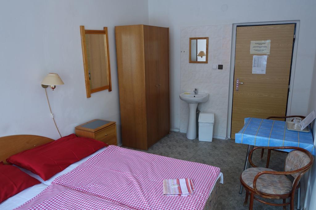 Hotel Sklárna Harrachov Quarto foto